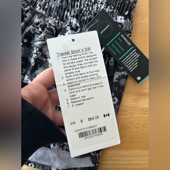 Lululemon Tracker Short *SW - Picture 4 of 11